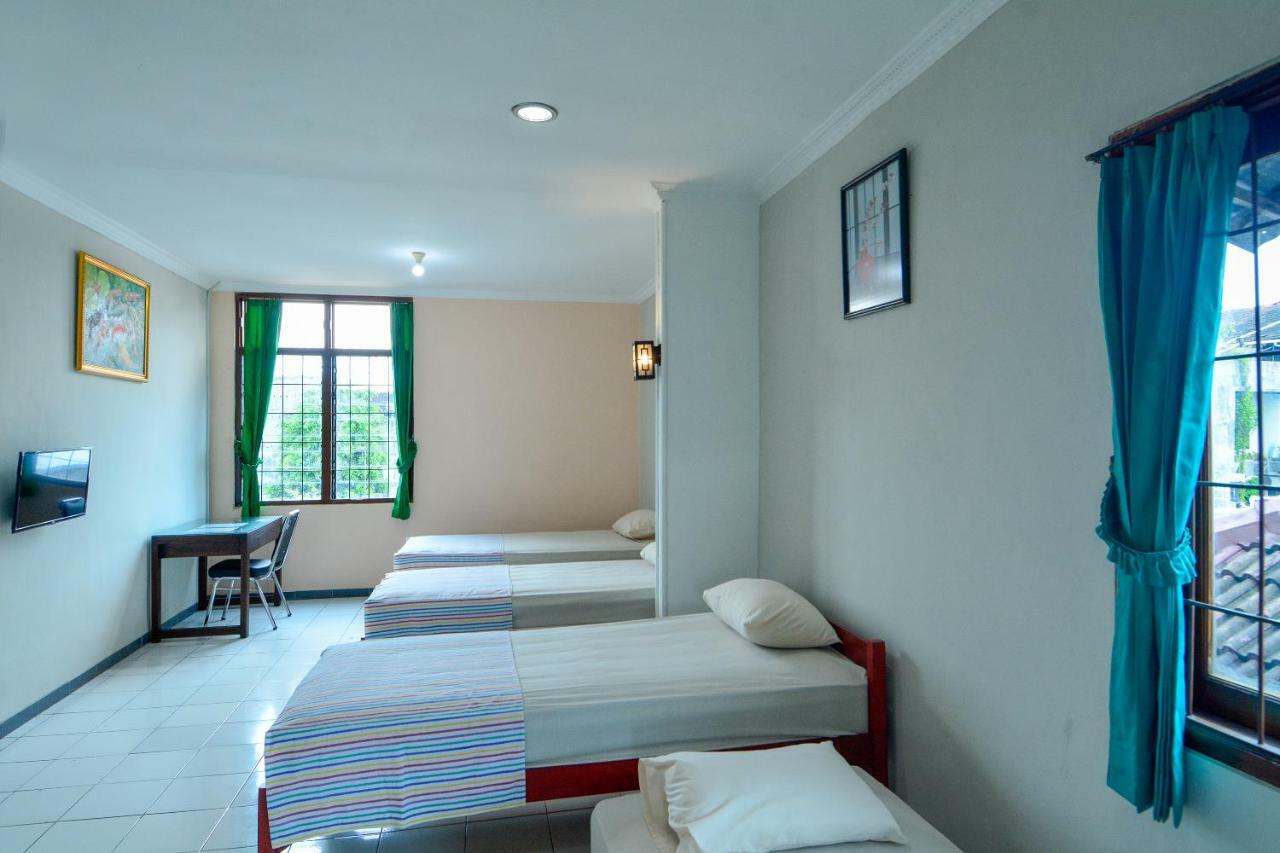 Kamar Quadruple